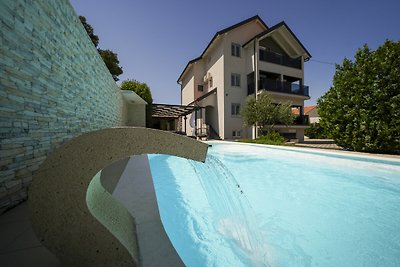 Villa Ksenija con piscina, palestra e jacuzzi