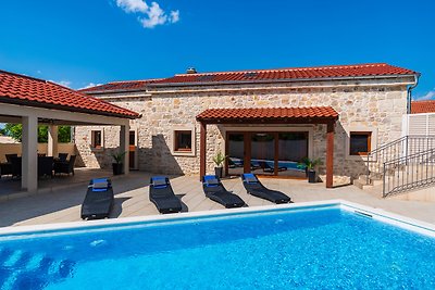 Villa Miandri with heated pool