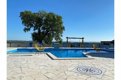 Einzigartige Villa-V mit grossem Pool