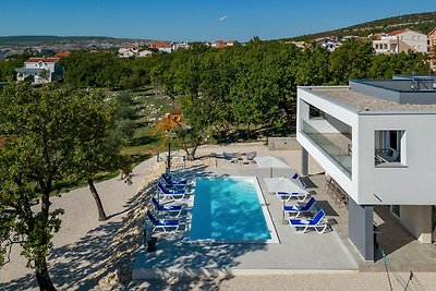 Seaview Villa Deep Green with pool