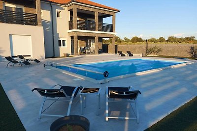 Villa Ela with heated pool