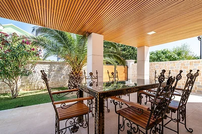 Villa Nena mit beheiztem Pool, Whirlpool und...