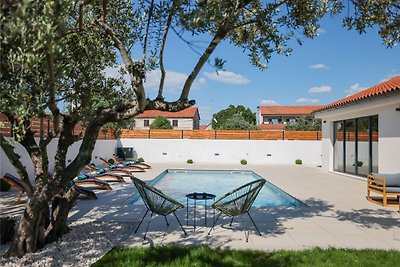 Villa Marta with heated pool and traditional...