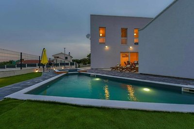 Villa Silente con piscina, jacuzzi e sauna