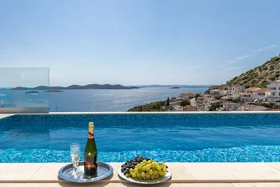 Luxury villa Fleur with pool