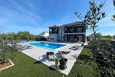 Villa Ela with heated pool