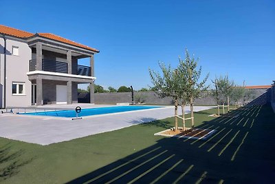 Villa Ela with heated pool