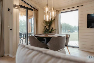 Hill Side Scandi mit Hot Tub | 5 P