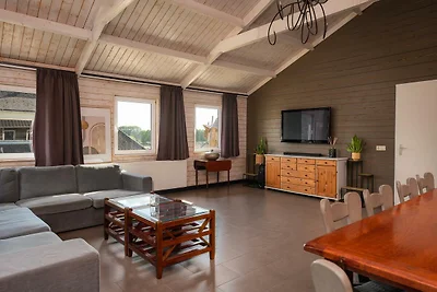 Familienhaus mit Hottub + Wanderhütte | 18...