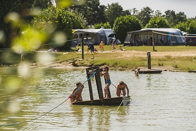 Comfort kampeerplaats aan het water