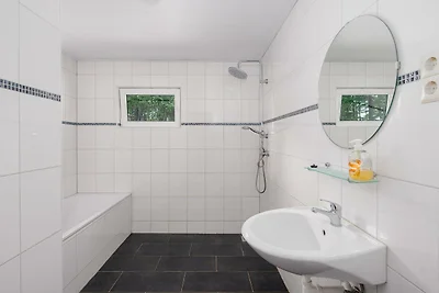 Familienhaus mit Hottub + Wanderhütte | 18...