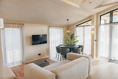Lake View Scandi met Hottub & Sauna | 6 pers.