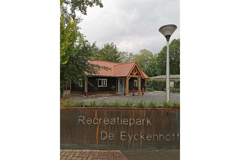 Receptie van Recreatiepark De Eyckenhoff.