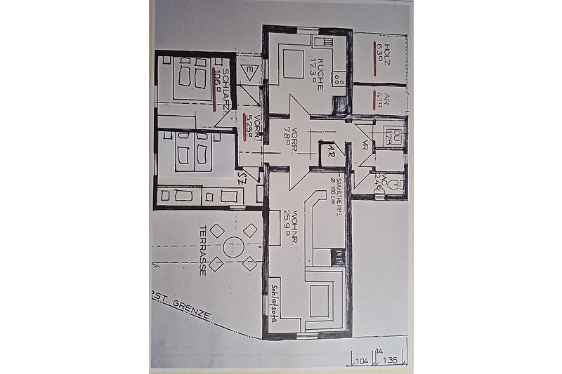Technische Zeichnung mit Haus, Karte und Schrift.
