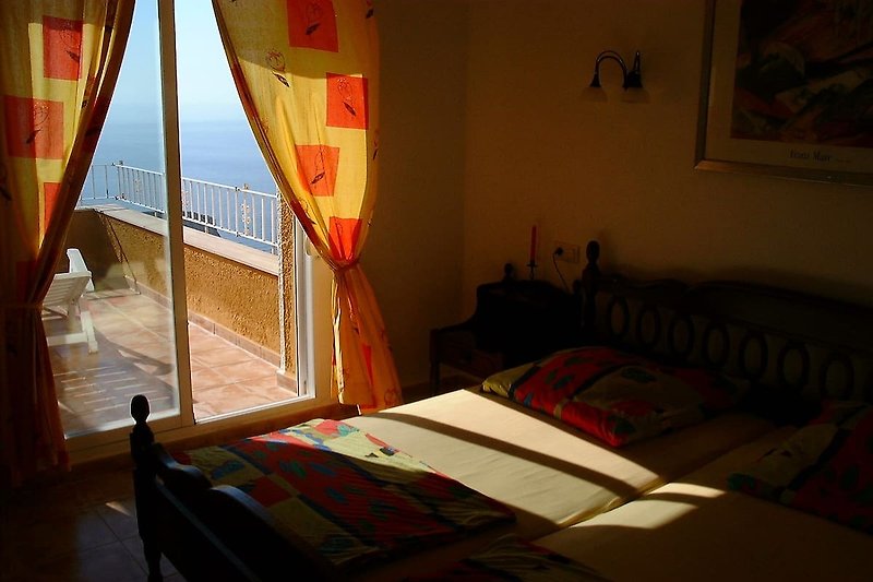 Schlafzimmer-Sonnenaufgang über dem Meer
