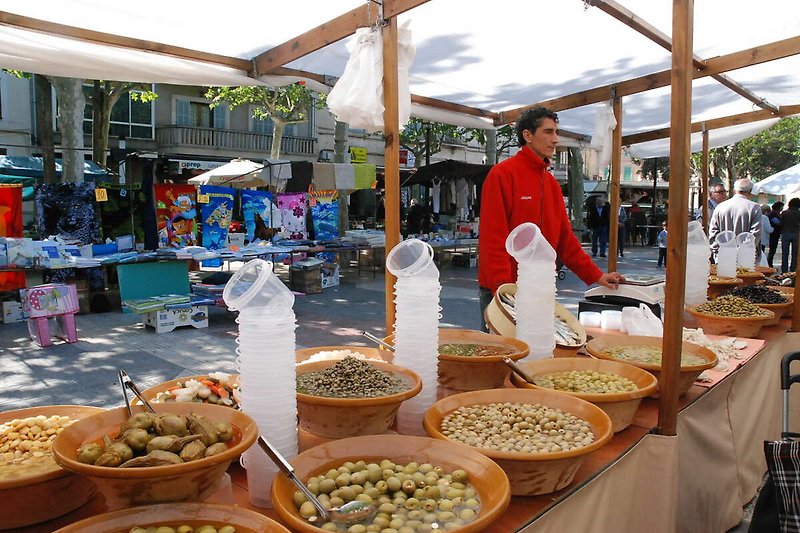 Mercado Santa Margalida con delicias locales