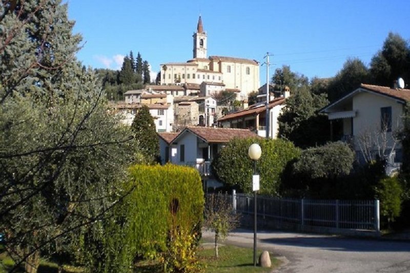 De kerk van Calmasino
