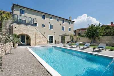 Luxusvilla Covri mit Swimmingpool