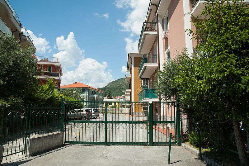 Gate-of-the-apartments-external-view