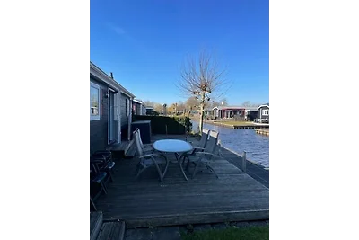 6 persoons terras aan het water