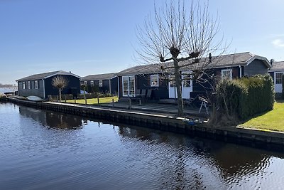 6 persoons terras aan het water