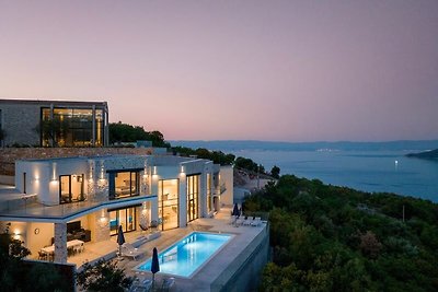 Luksuzna moderna vila sa panoramskim pogledom