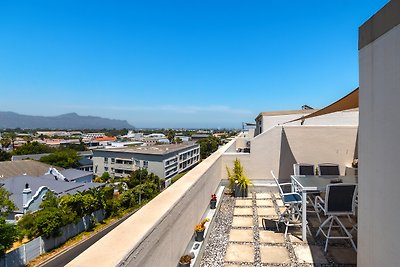 Maisonette Penthouse Wohnung in Somerset West zentral