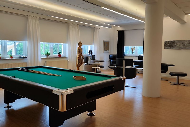 Billiard-Lounge im Pensionshaus