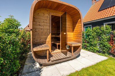 Villa Parijs met Hottub & Barrelsauna