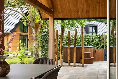 Bosvilla mit Hottub | 6 Personen