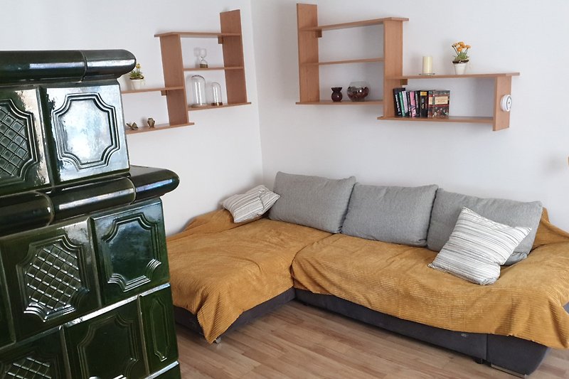 Couch mit Schlaffunktion im Wohnzimmer (Für 2 Personen)