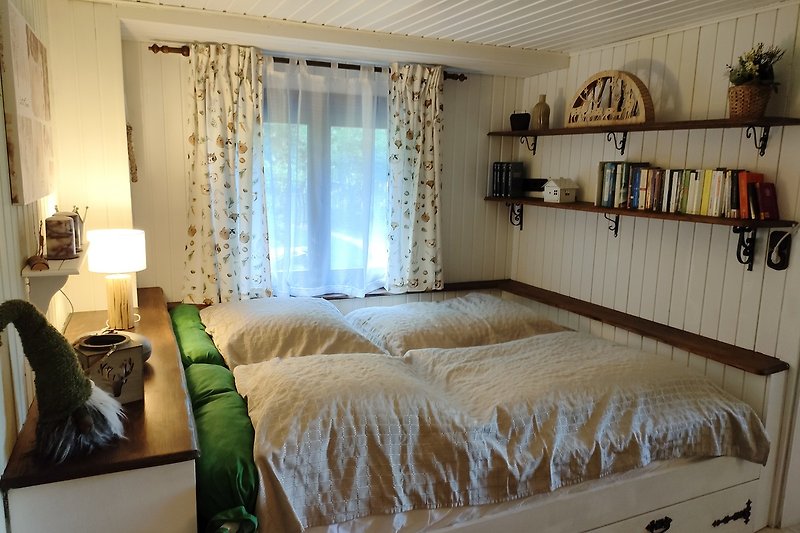 Schlafzimmer mit gemütlicher Schlafkoje