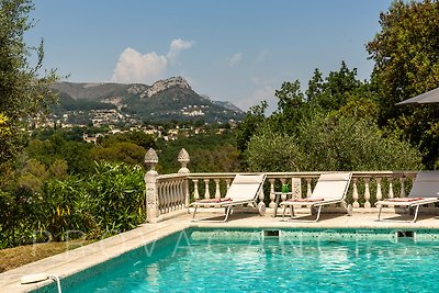 Ferienhaus für 8 Personen in grüner Umgebung im Hinterland zwischen Nizza und Antibes gelegen