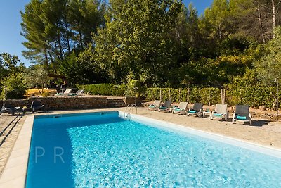 Charmantes Ferienhaus mit Pool und herrlichem Blick bei Draguignan