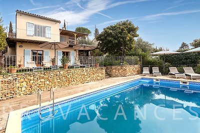 Schönes Ferienhaus mit großem Pool in Cotignac