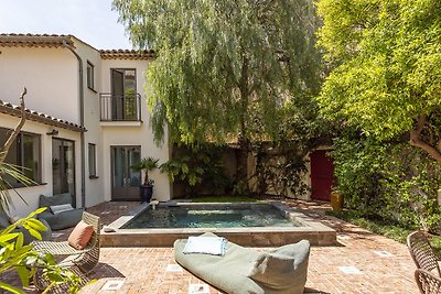 Einzigartiges Stadthaus mit Pool im Herzen der Altstadt von Antibes