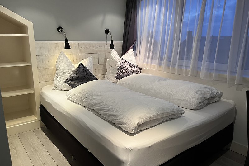Cozy Queensize Bed