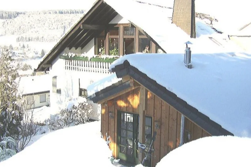 Haus Sonnenhügel im Winter
