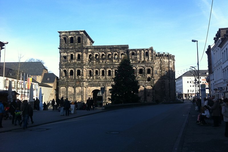 Porta  Nigra, das Wahrzeichen von Trier