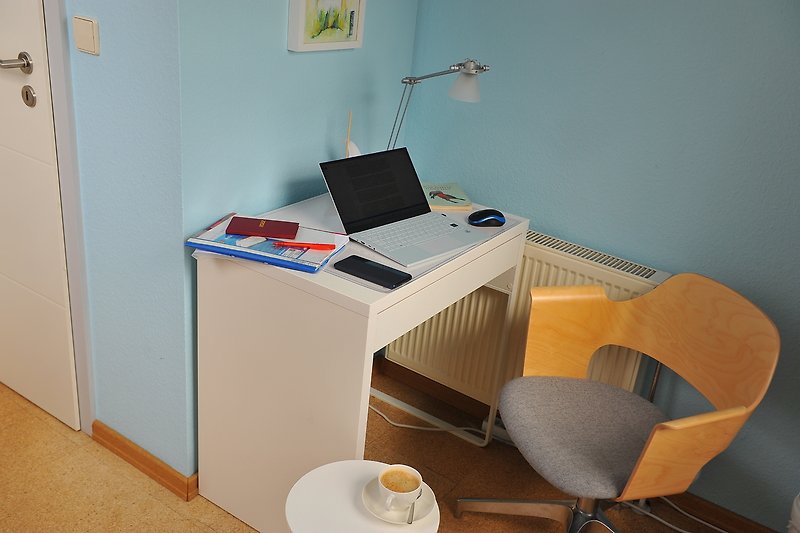 Das kleine Office mit schnellem Internet per Glasfaser (Schlafzimmer 3)