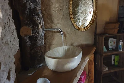 Kreativ Höhlenhaus mit Whirlpool