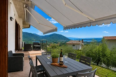 Villa Isedo con vista Lago di Garda