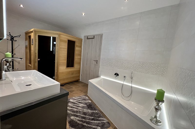 Elegantes Badezimmer Ferienwohnung "Suite am Radweg"