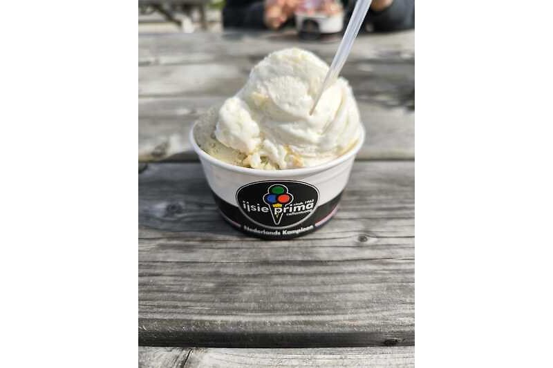 Genießen Sie leckeres Eis im Nachbarort Callantsoog bei Ijsie Prima