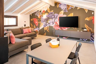 612A Blumen Apartment