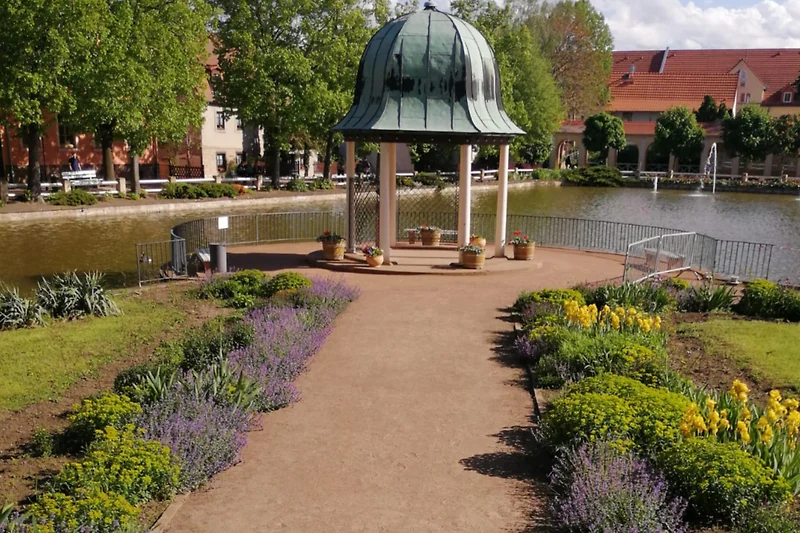 Goethestadtpark in Weimar, Duitsland, is een prachtig park dat vernoemd is naar de beroemde Duitse schrijver Johann Wolfgang von Goethe. Het park is een populaire bestemming voor zowel lokale bewoners als toeristen en biedt een rustige, groene omgeving wa