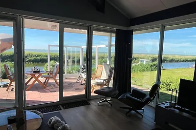 Ferienhaus "The waterfront cottage"