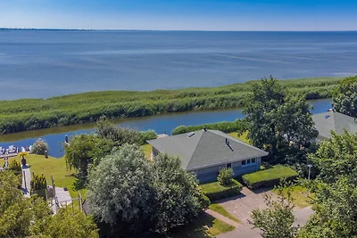 Ferienhaus "The waterfront cottage"