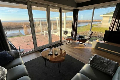 Ferienhaus "The waterfront cottage"