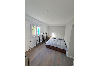 Ferienwohnung in neuer Villa mit Pool